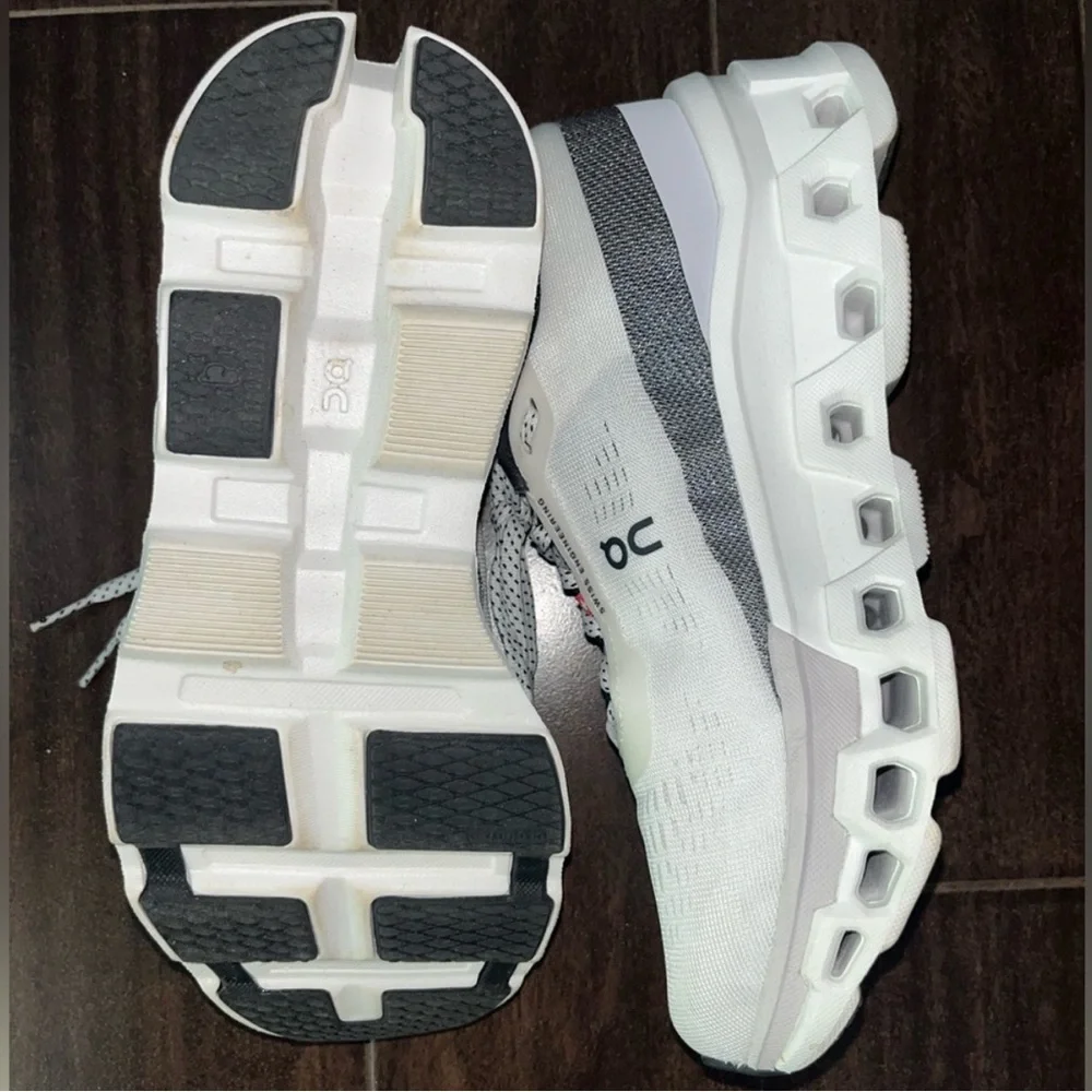 On cloudmonster 2 - Picture 5 of 6